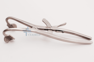 Mouth retractor